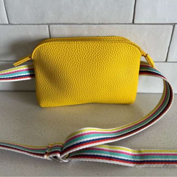 Nordstrom Belt Bag Fanny Pack Crossbody Purse Rainbow Strap 39" Yellow Pebbled - Picture 2 of 9